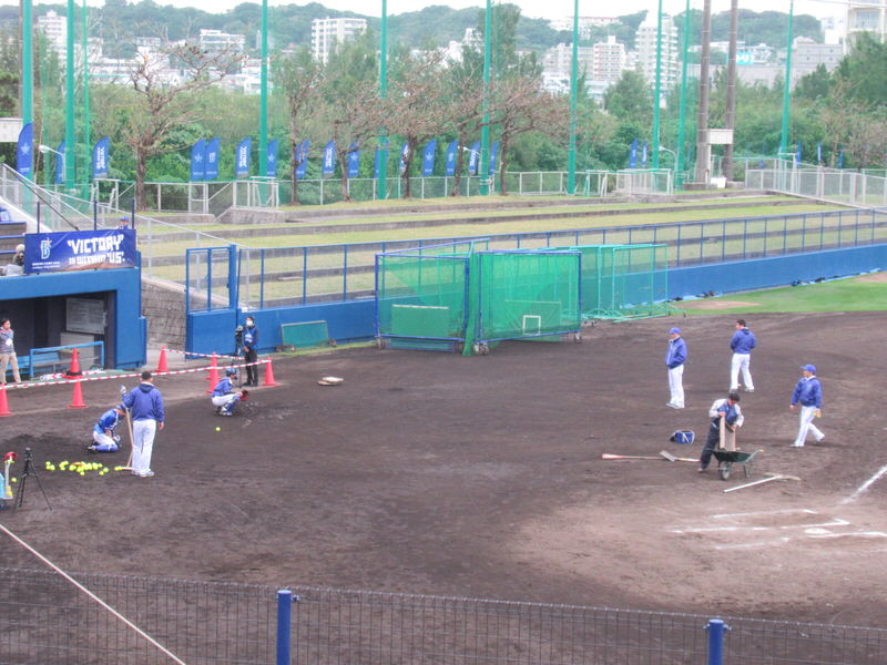 キャッチャーの捕球練習：横浜DeNAベイスターズ宜野湾キャンプ